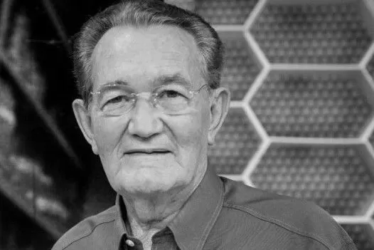 Morre o jornalista esportivo Léo Batista, “a voz marcante”, aos 92 anos