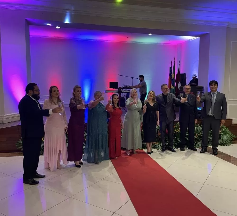 CRO AM empossa novos conselheiros em noite de gala