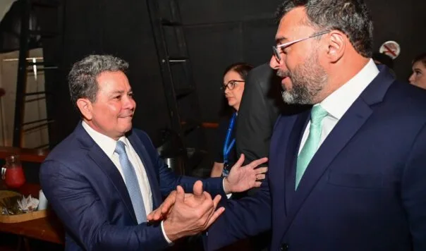 Saída de Wilson Lima e Tadeu leva Roberto Cidade ao governo e reconfigura disputa no Amazonas